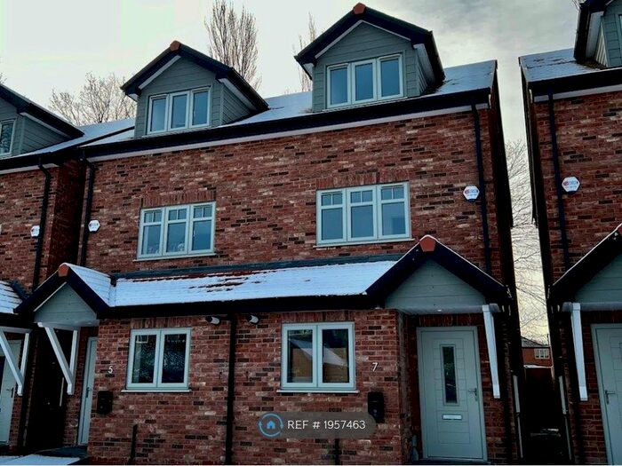4 Bedroom Semi-Detached House To Rent In Beechwood Gardens, Cheadle, SK8