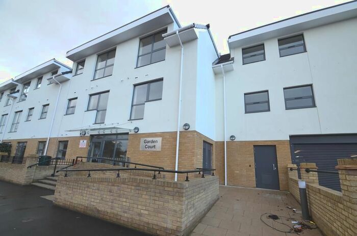 1 Bedroom Flat To Rent In Garden Court, Station Road, West Drayton, UB7