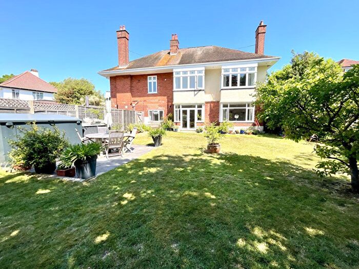 2 Bedroom Flat For Sale In Dingle Road, Boscombe Manor, BH5