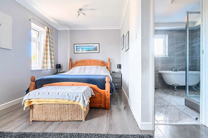 2 Bedroom Semi-detached House For Sale In Sandymount Avenue, North Bersted, PO22
