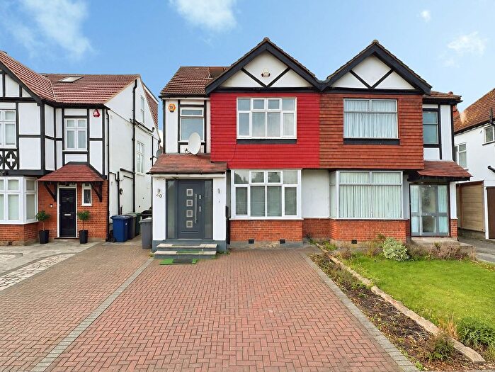 4 Bedroom Semi Detached House For Sale In Sefton Avenue, London, NW7