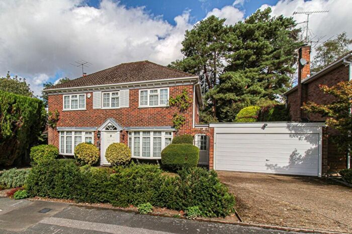 4 Bedroom Detached House For Sale In Grantley Drive, Fleet, GU52