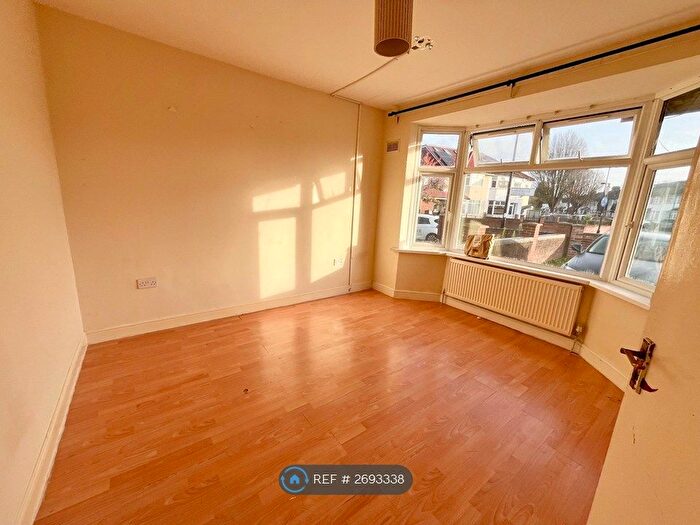 2 Bedroom Flat To Rent In Somerset Road, Southall, UB1