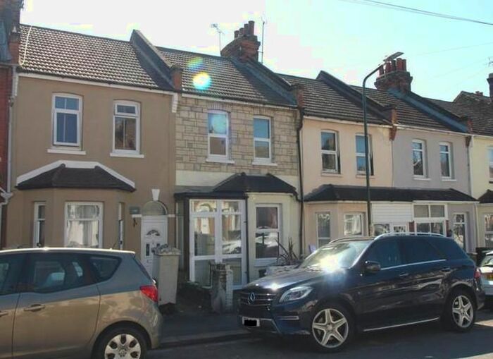 3 Bedroom Terraced House To Rent In Gordon Road, Rochester, ME2