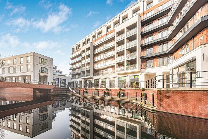 2 Bedroom Flat For Sale In Waterside Court, The Colonnade, Maidenhead, SL6
