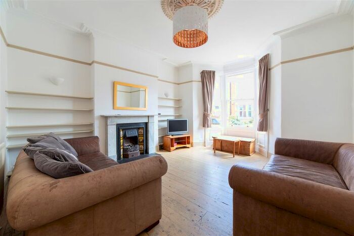 6 Bedroom Semi-Detached House To Rent In Lyndhurst Avenue, Jesmond, Newcastle Upon Tyne, NE2