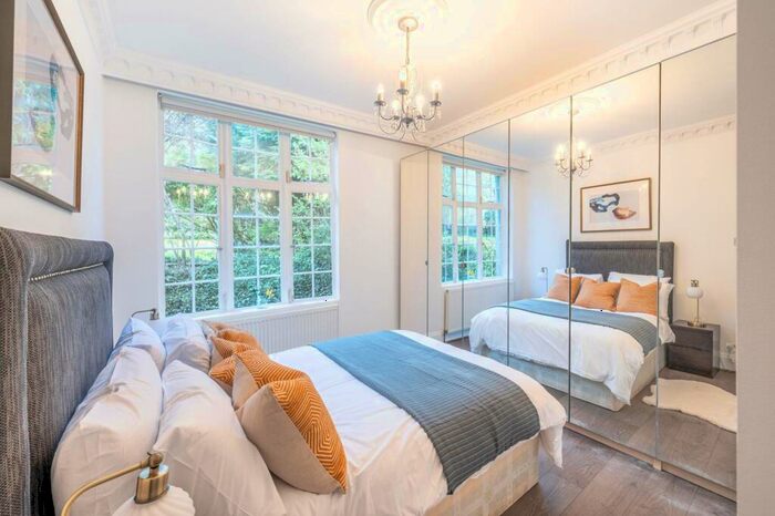 3 Bedroom Flat To Rent In Frognal, Hampstead, London, NW3