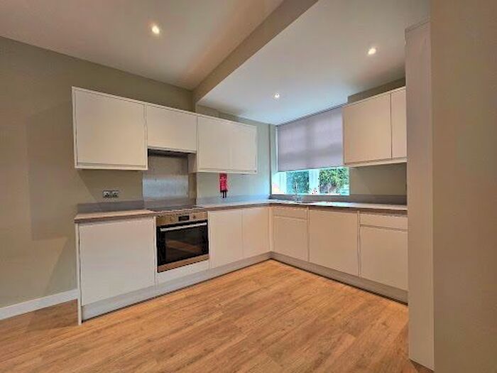 4 Bedroom Flat To Rent In Fortis Green, London, N2
