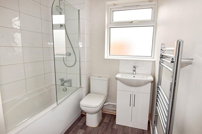 2 Bedroom Flat To Rent In Charles Court, Thorley Lane, Timperley, Altrincham, WA15