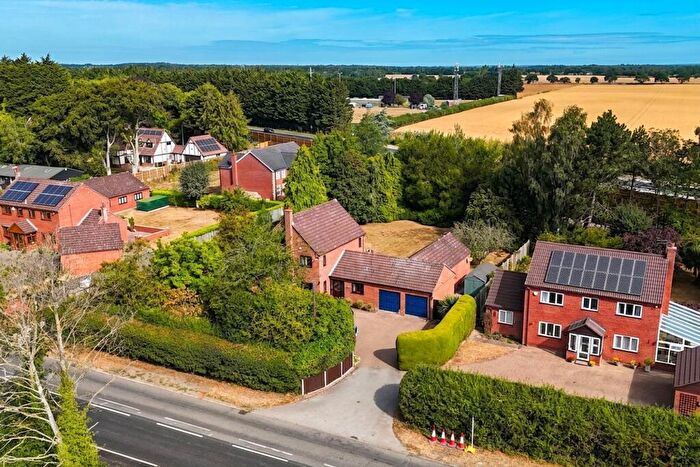 4 Bedroom Detached House For Sale In Yarmouth Road, Blofield, Norwich, NR13