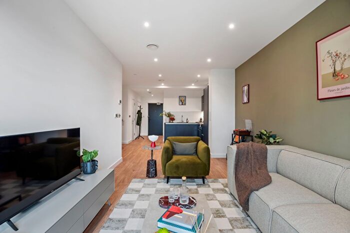 1 Bedroom Flat To Rent In Uncle Acton, Victoria Road, London, W3
