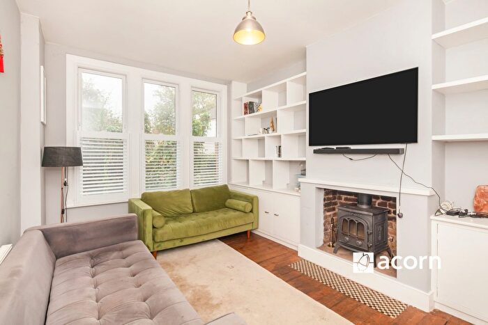 2 Bedroom Flat To Rent In Herne Hill Road, London, SE24
