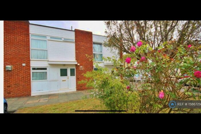 3 Bedroom Terraced House To Rent In Brierley Close, London, SE25