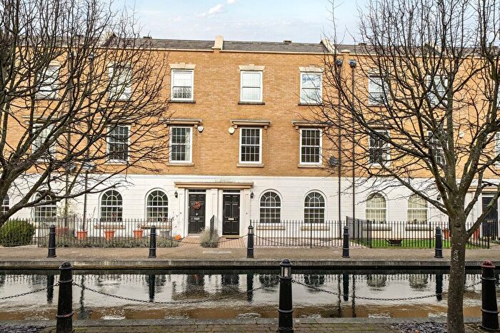 3 Bedroom Terraced House For Sale In Waterside Avenue, Beckenham, BR3