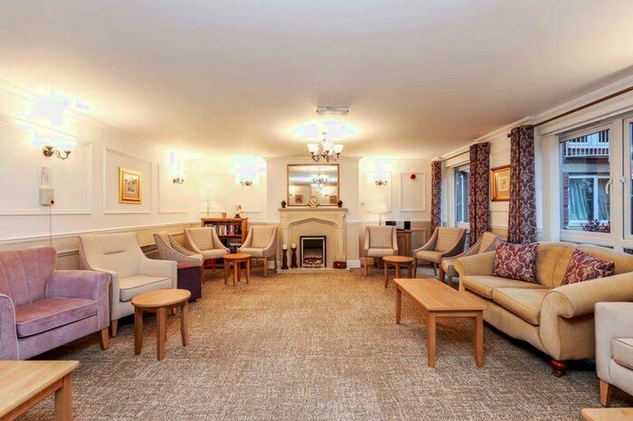 2 Bedroom Retirement Property For Sale In Hathaway Court, Stratford-upon-Avon, CV37