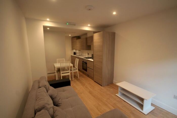 2 Bedroom Flat To Rent In Lower Road, London, SE16