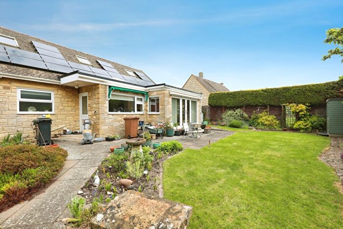 3 Bedroom Bungalow For Sale In Broadway Road, Childswickham, Broadway, Worcestershire, WR12