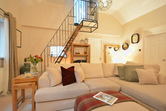 2 Bedroom Barn Conversion To Rent In Chestnut Grove, Mapperley, Nottingham, NG3