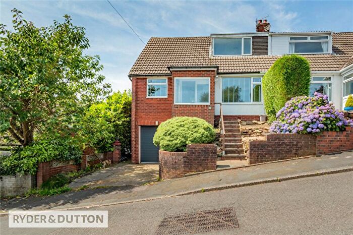 3 Bedroom Semi-Detached House For Sale In Quickedge Road, Mossley, OL5