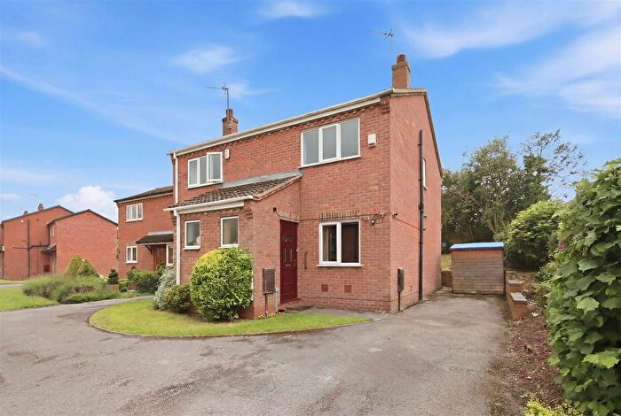 2 Bedroom Semi Detached House For Sale In Ashhurst Close, Linacre Woods, Chesterfield, S40