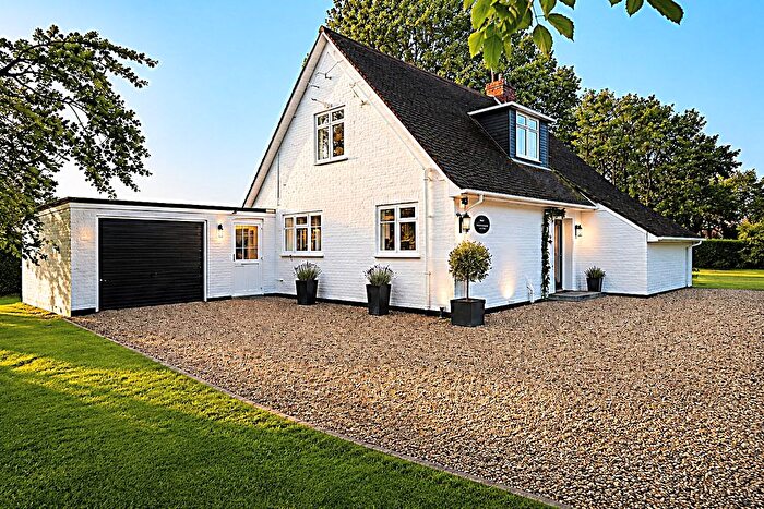 3 Bedroom Detached House To Rent In Bushmead Road, Bedford, MK44