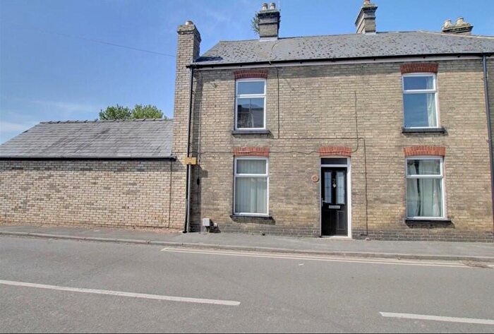 3 Bedroom Semi-Detached House For Sale In York Road, Chatteris, PE16
