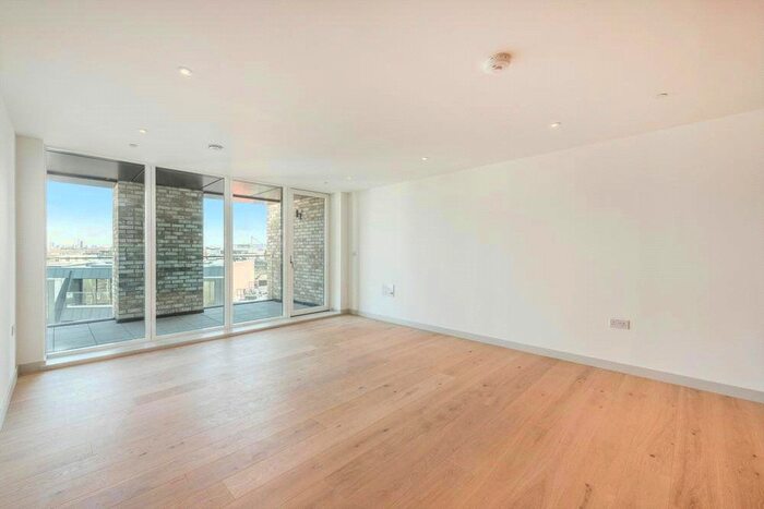 2 Bedroom Flat To Rent In Heckfield Place, London, SW6