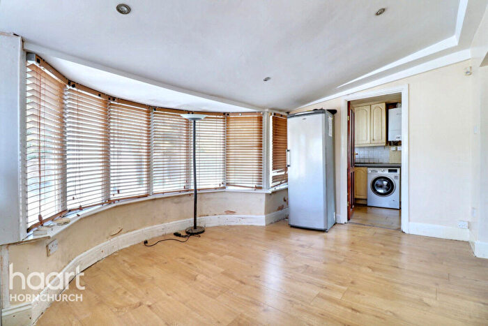 3 Bedroom Detached Bungalow For Sale In Ardleigh Close, Hornchurch, RM11