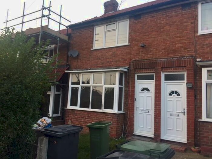 2 Bedroom Semi-Detached House To Rent In Applecroft Road, Luton, LU2