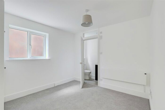 1 Bedroom Flat To Rent In Millicent Road, West Bridgford, Nottinghamshire, NG2