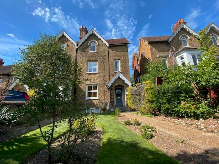 1 Bedroom Apartment To Rent In Epsom Road, Holy Trinity, GU1