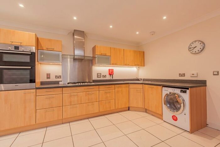 5 Bedroom Flat To Rent In Reliance Way, Oxford OX4