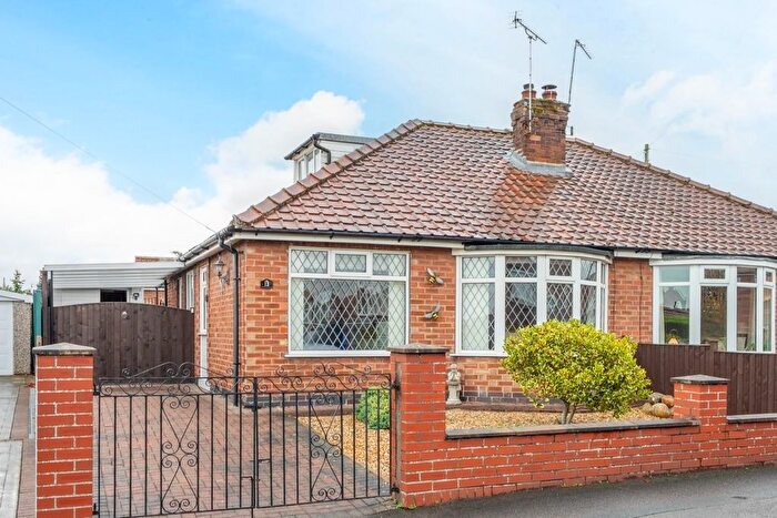 2 Bedroom Semi-Detached Bungalow For Sale In Lyndale Avenue, York, YO10