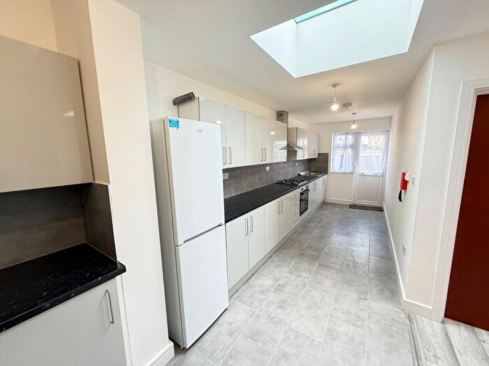 2 Bedroom Flat To Rent In Larkfield Avenue, Harrow, HA3