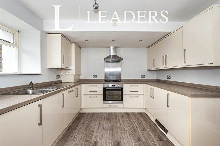 4 Bedroom Flat To Rent In Wray Park Road, RH2