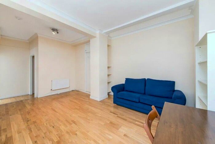 Apartment To Rent In Euston Road, London, NW1