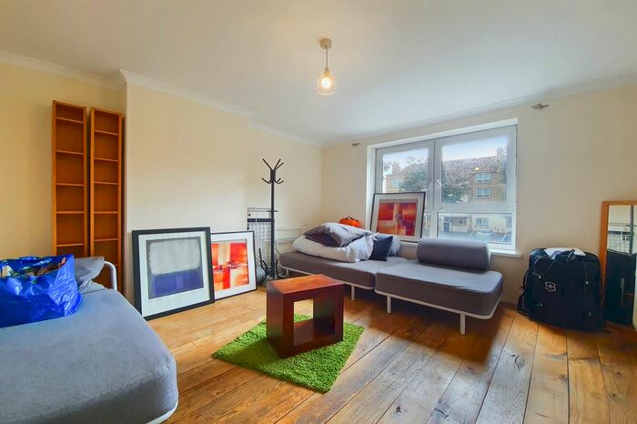 3 Bedroom Flat To Rent In Bardsley House, Bardsley Lane, London, SE10