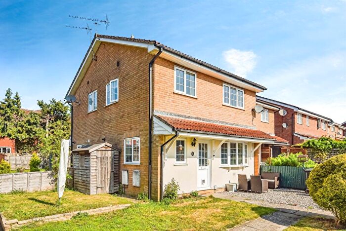 2 Bedroom House To Rent In James Close, Chippenham, SN15