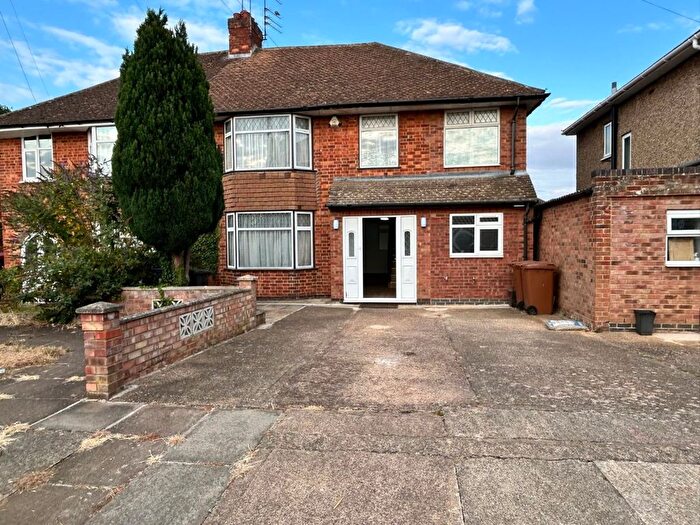 4 Bedroom Property To Rent In Winchester Close, Northampton, NN4
