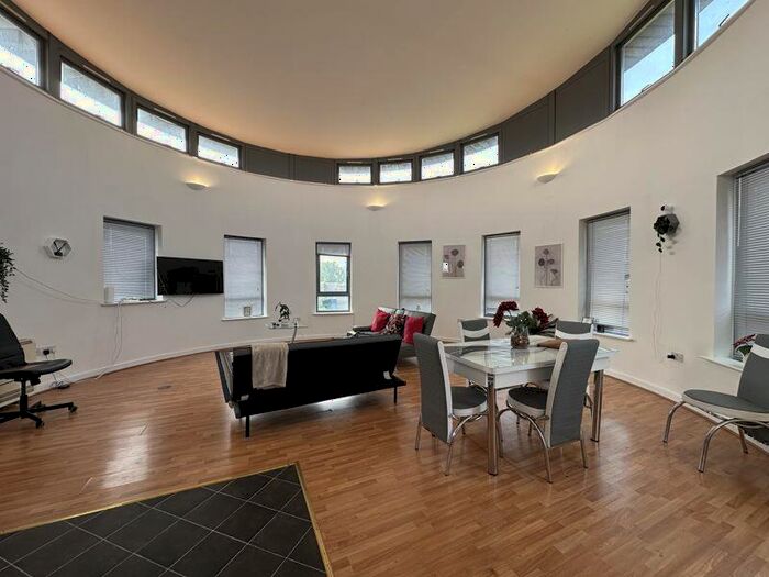 2 Bedroom Flat To Rent In Colindale Avenue, London, NW9