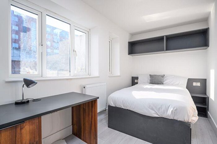 1 Bedroom Flat To Rent In High Street, Walton-On-Thames, KT12