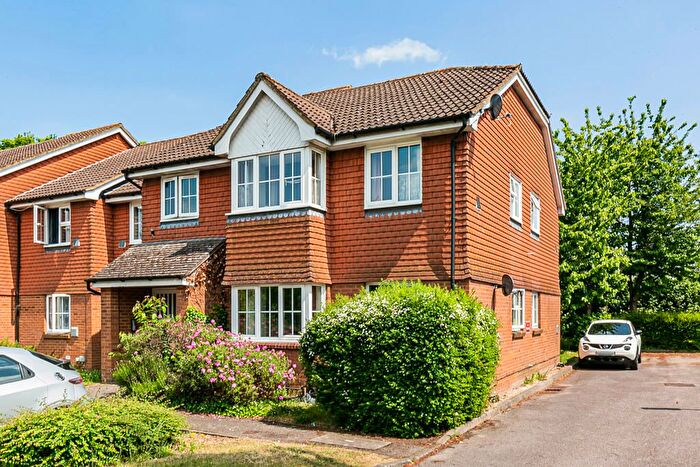 2 Bedroom Flat For Sale In Pinewood Mews, Oaks Road, Stanwell, Staines-Upon-Thames, TW19
