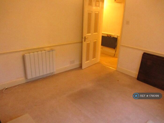 1 Bedroom Flat To Rent In West Close, Stone, ST15
