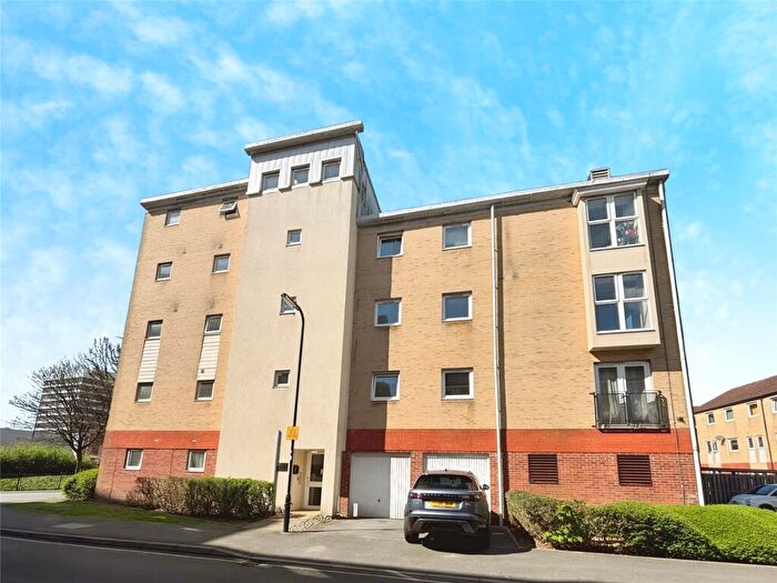 2 Bedroom Flat To Rent In Carpathia Drive, Southampton, Hampshire, SO14