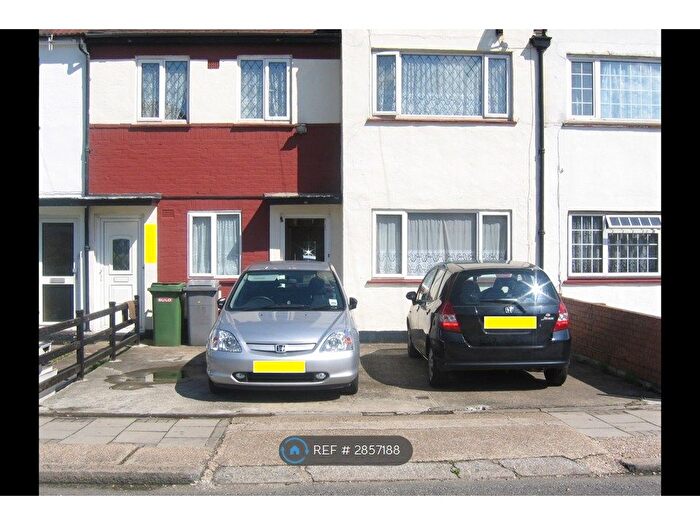 2 Bedroom Maisonette To Rent In Lancelot Road, Wembley, HA0