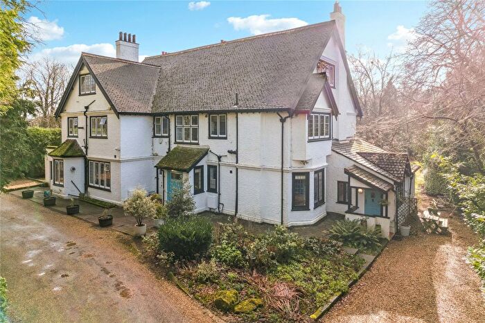 2 Bedroom Flat For Sale In Lycrome Road, Chesham, Buckinghamshire, HP5