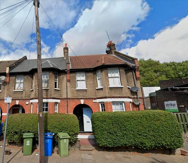 2 Bedroom Flat To Rent In Councillor Street, London, SE5