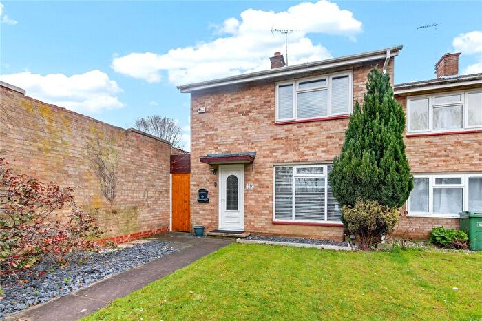 2 Bedroom End Of Terrace House For Sale In Perry Oaks, Bracknell, Berkshire, RG12