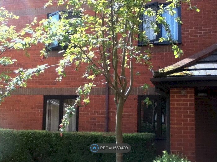 1 Bedroom Flat To Rent In Leafield, Luton, LU3