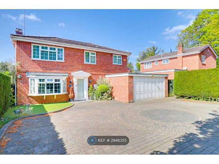 4 Bedroom Detached House To Rent In Conisboro Avenue, Reading, RG4